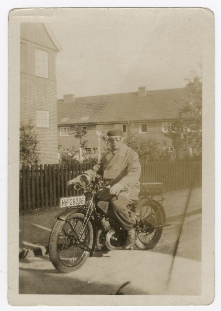 H. Claudius fuhr mit dem Motorrad zum Schuldienst nach Langenhorn